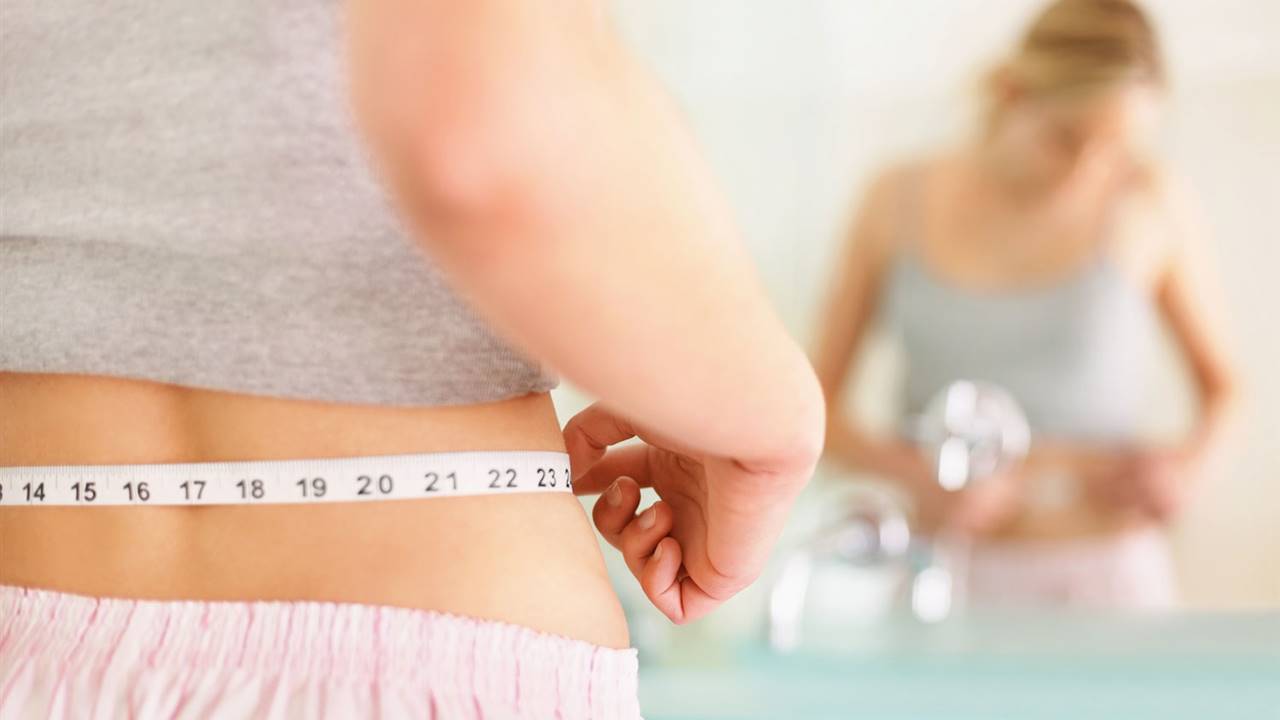 Cómo medir la circunferencia de cintura para saber si está en riesgo la  salud